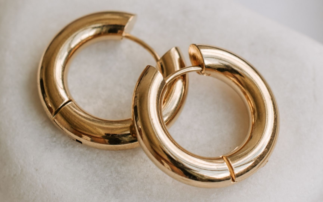 Tendances bijoux 2024 : micro minimalisme, joaillerie durable, artisanat et conseils